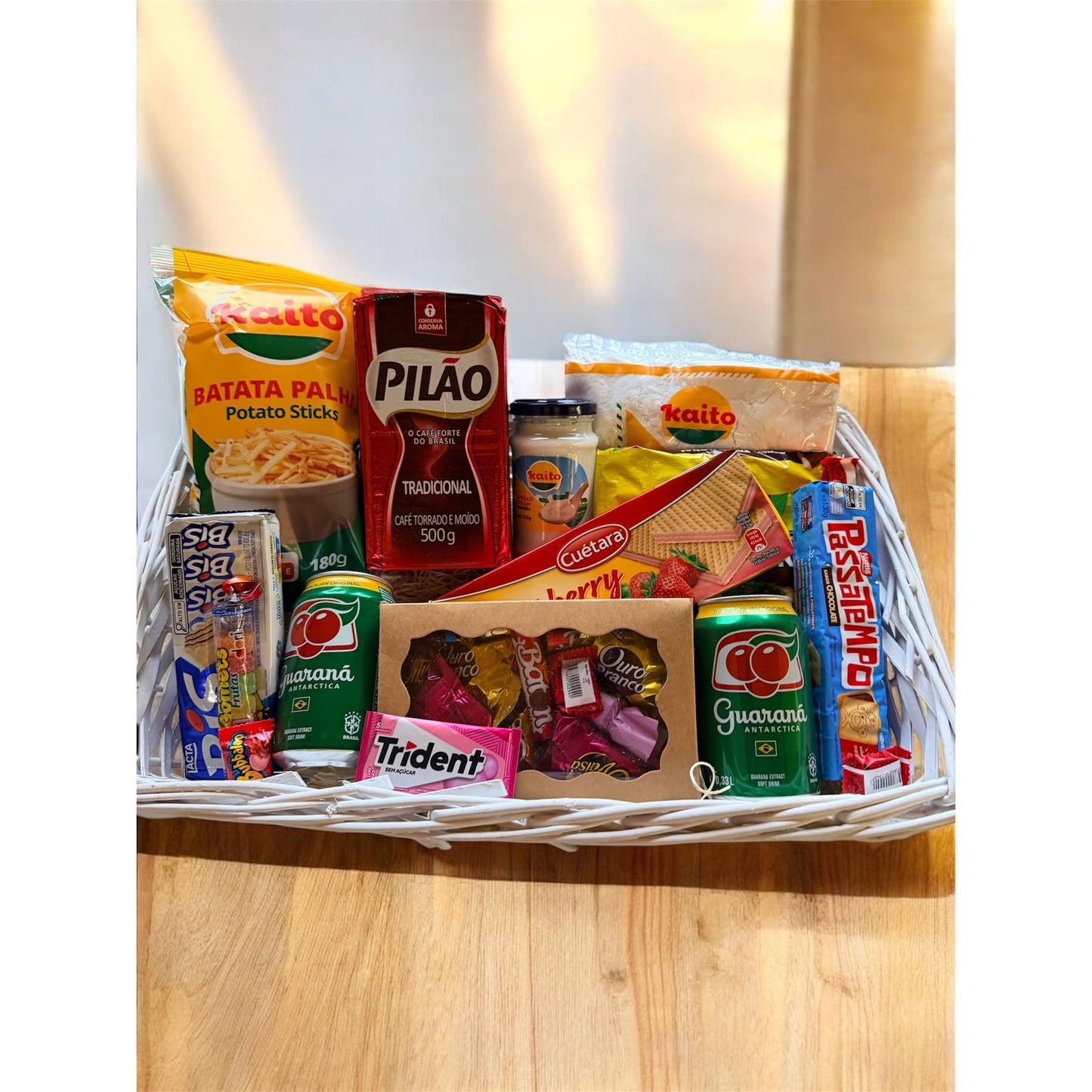<!DOCTYPE html>
<html lang="pt-BR">
<head>
<meta charset="UTF-8">
<title>Cesta Mega Brasil com Chocolates Especiais</title>
</head>
<body>

<h1>Cesta Mega Brasil com Chocolates Especiais</h1>

</body>
</html>